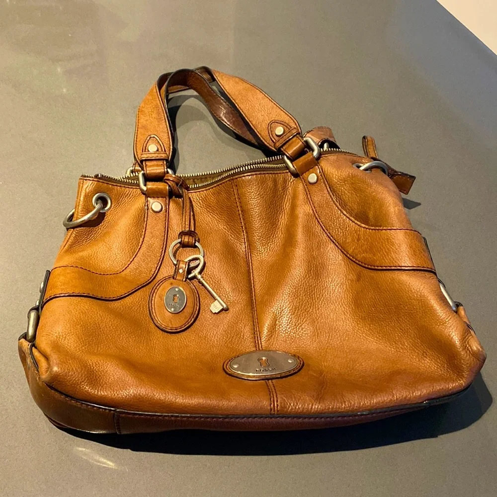 Fossil Brown Leather Tote with Key Charm - Picture 1 of 5
